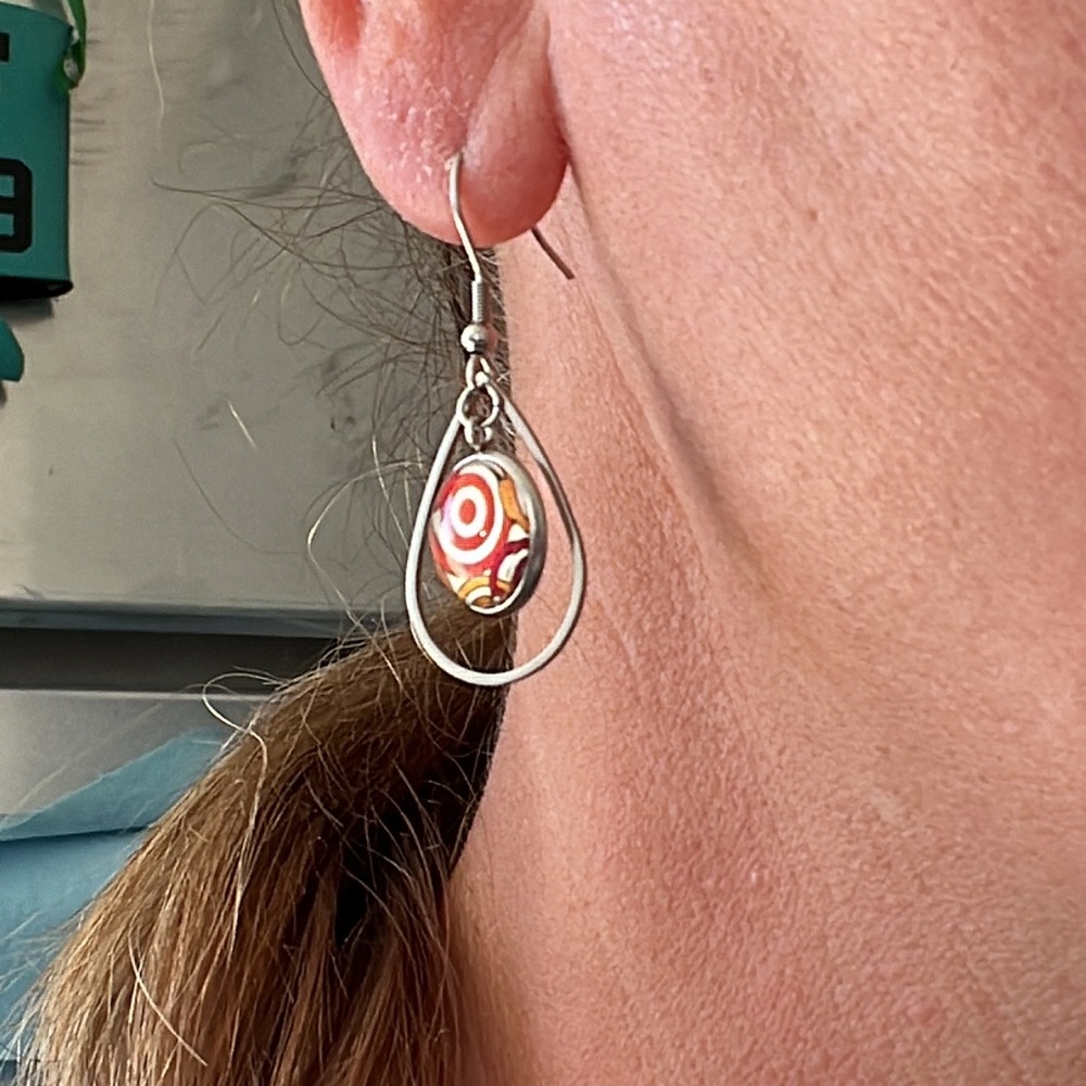 21350 Orange and white tear drop swirl earrings - Picture 6 of 7
